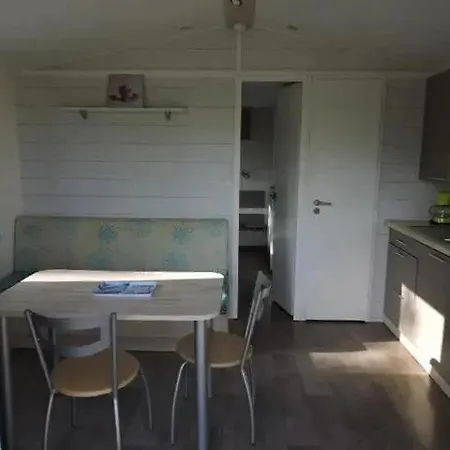 Camping 4 Etoiles - Piscine - Ccbgdai 4*